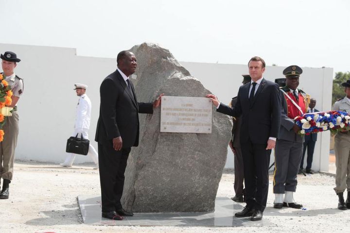 Macron et Ouattara rendent hommage aux 9 soldats français tués à Bouaké en 2004